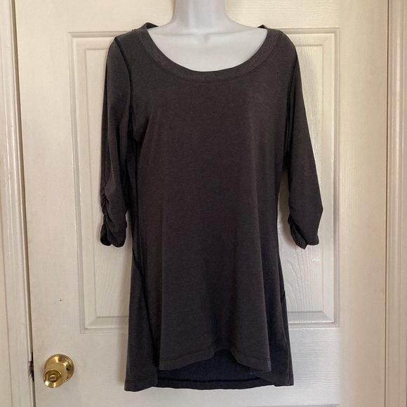 Athleta Shiva Tee Top Tunic Hi-lo Ruched sleeve Asphalt Heather Gray Medium - Picture 9 of 14